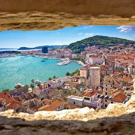 Enjoy Split, New In The Center With A Private Garden * 스플리트