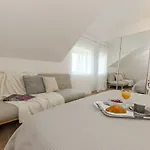 Enjoy Split, New In The Center With A Private Garden شقة