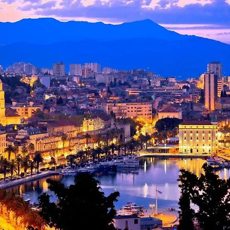 Enjoy Split, New In The Center With A Private Garden Apartman *