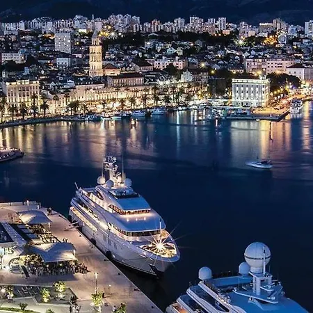 Apartman Enjoy Split, New In The Center With A Private Garden Split