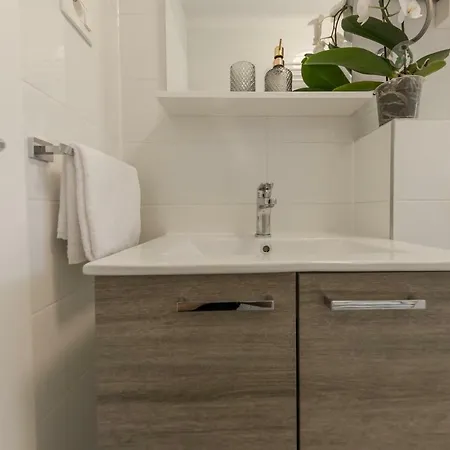 Apartman Enjoy Split, New In The Center With A Private Garden *
