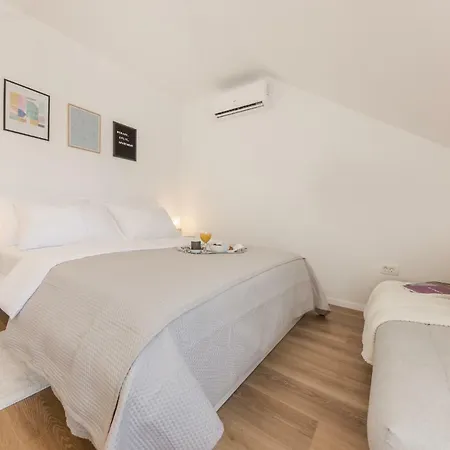 Apartman Enjoy Split, New In The Center With A Private Garden Split