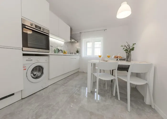 Apartament Enjoy Split, New In The Center With A Private Garden *