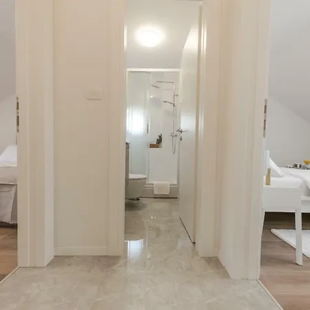 Appartamento Enjoy Split, New In The Center With A Private Garden Spalato