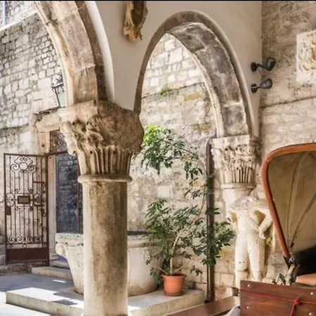 Appartamento Enjoy Split, New In The Center With A Private Garden