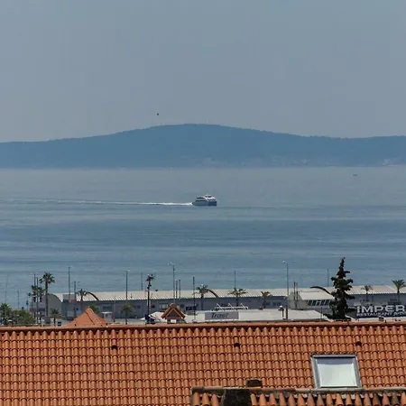 Enjoy Split, New In The Center With A Private Garden Appartamento Spalato