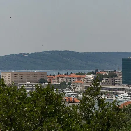 Enjoy Split, New In The Center With A Private Garden *