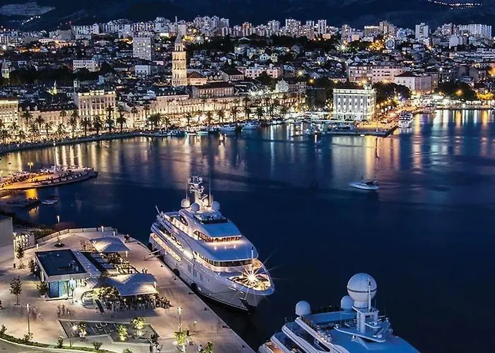 Lejlighed Enjoy Split, New In The Center With A Private Garden Split